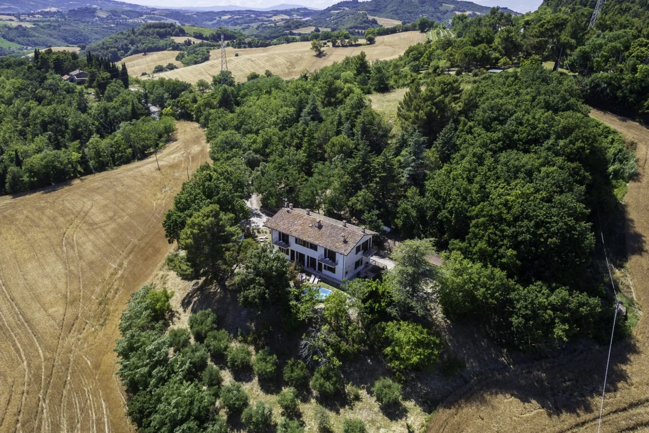 Aerial view of Villa Valle 16 in the Metauro hills