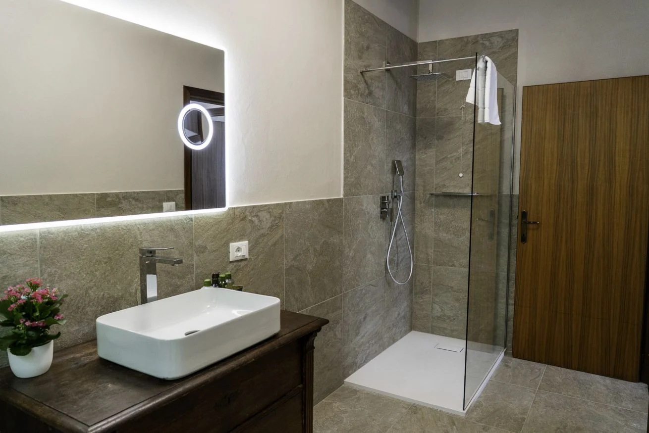 Villa Valle 16 bathroom with walk-in shower