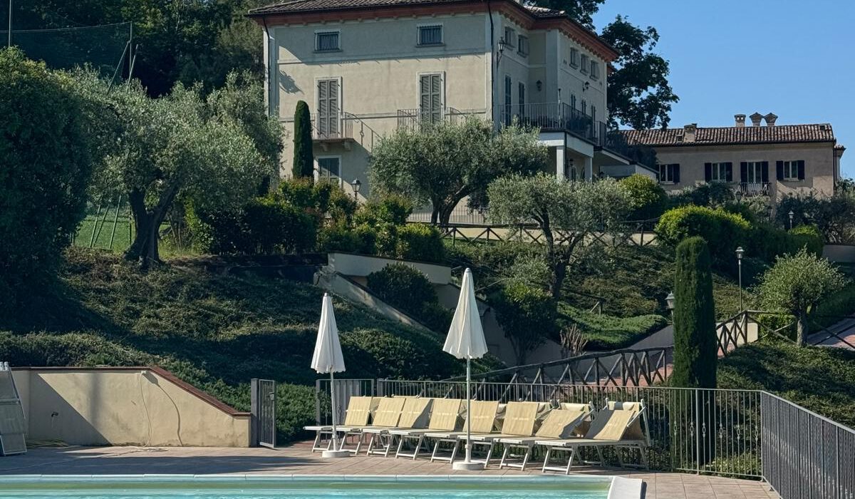 Villa and swimming pool